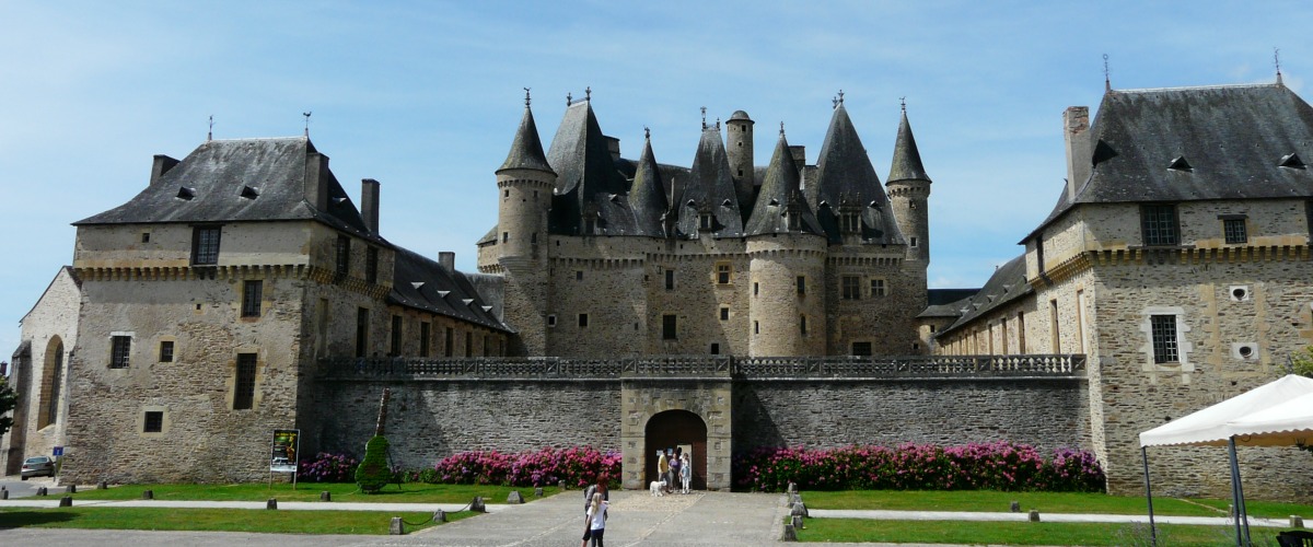 Chateau Hautefort | Chateau Hautefort in the Dordogne, France